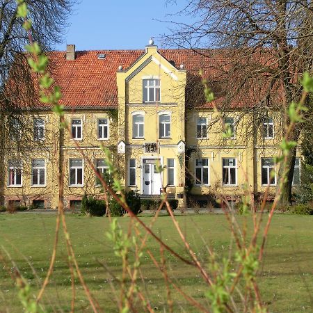 Domane Neu Gaarz Hostel Exteriör bild