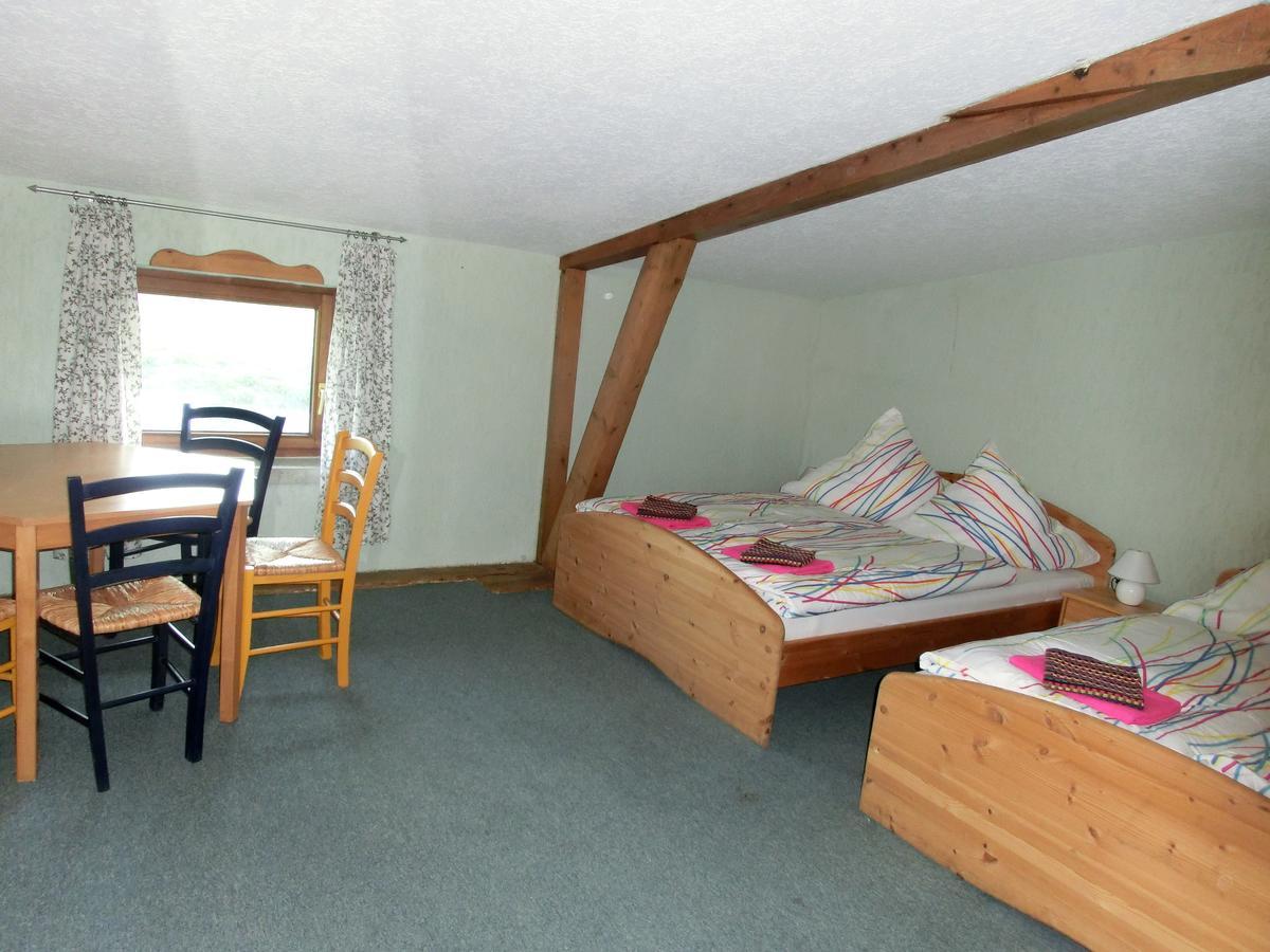 Domane Neu Gaarz Hostel Rum bild